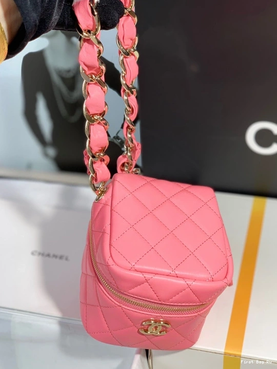 Firstbag Ru CHANEL CHANELUTCH WITH HANDLE 0819